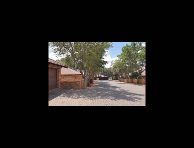 2 BEDROOM TOWNHOUSE FOR SALE IN AMANDASIG